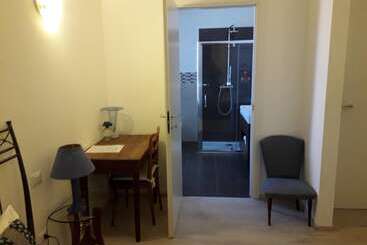 هتل Dafne B&b