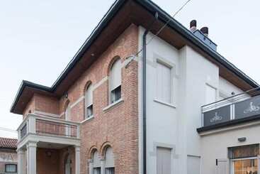 هتل Dafne B&b