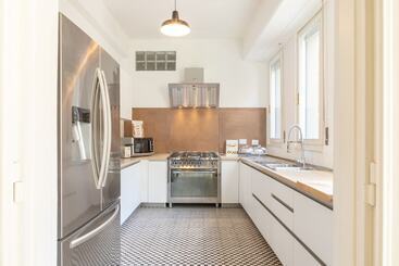 هتل Dimora 16 Rooms & Garden