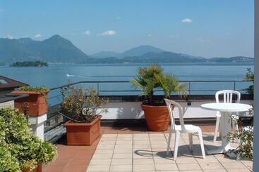 هتل Holiday Residence