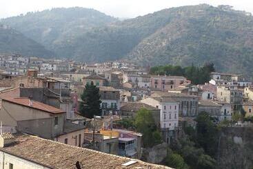 هتل La Terrazza B&b