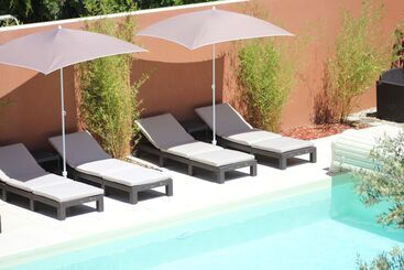 هتل Le Clos D'uzès