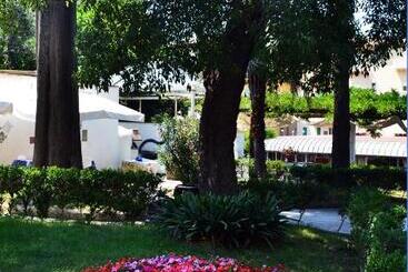 هتل Relais La Rupe