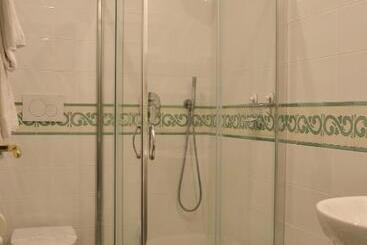 هتل Relais La Rupe
