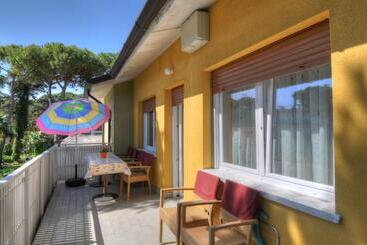 هتل Residence Villa Laura