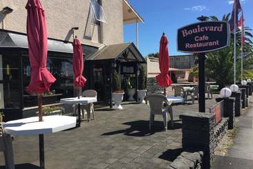 Boulevard Motel