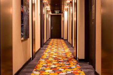 Carnelian By Glory Bower Hotels