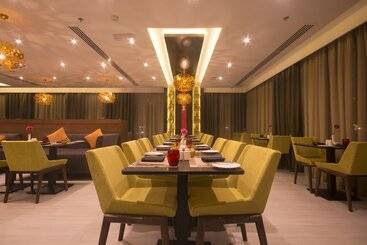 Carnelian By Glory Bower Hotels