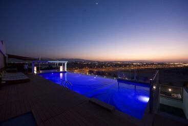 Carnelian By Glory Bower Hotels