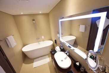 Carnelian By Glory Bower Hotels
