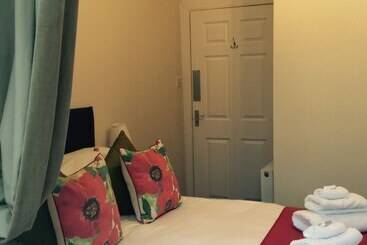 هتل Craggallan Guest House