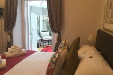 هتل Craggallan Guest House