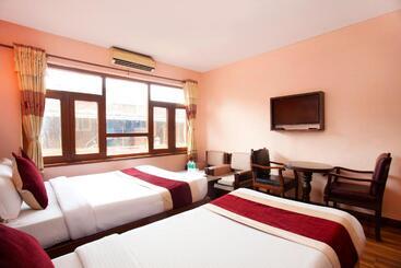 هتل Holiday Taj  Ltd