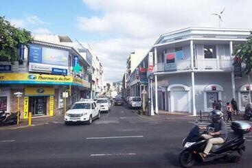 هتل Mahana Lodge Hostel & Backpacker
