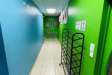 هتل Mahana Lodge Hostel & Backpacker