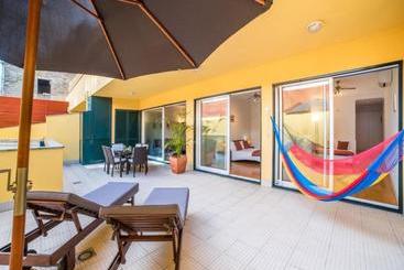 هتل Netos Terrace Apartments