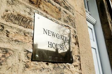 هتل Newgate House