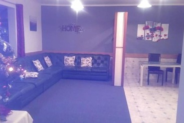 هتل Piwaka Lodge And Backpackers