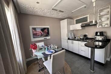 هتل Rent Inn Suites