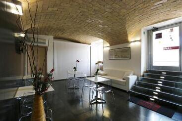 هتل Residenza Adriana