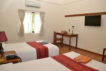 هتل Sakura Inn