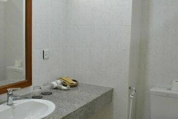 هتل Sakura Inn
