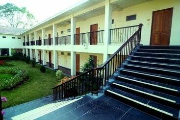 هتل Sakura Inn