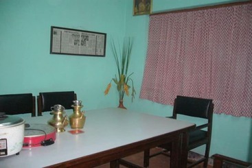 هتل Sanu House