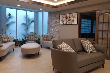 هتل Surfrider Resort