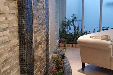 هتل Surfrider Resort