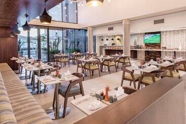 هتل Town Lodge Windhoek, Namibia