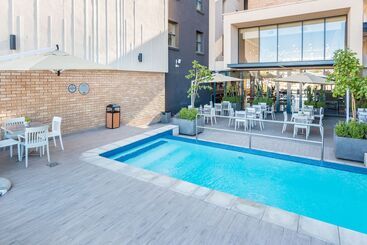 هتل Town Lodge Windhoek, Namibia