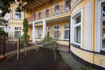 هتل Villa Casteria