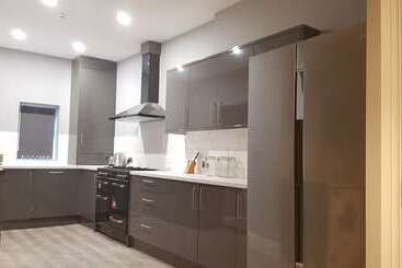 هتل Central City House