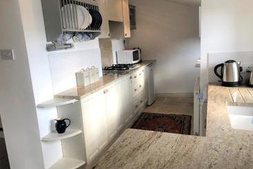 هتل Cornerstone Cottage