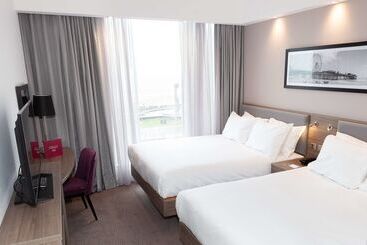 هتل Hampton By Hilton Blackpool