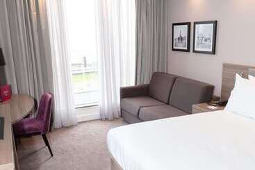 هتل Hampton By Hilton Blackpool