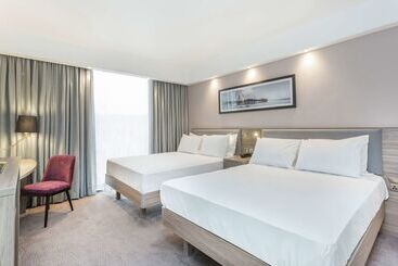 هتل Hampton By Hilton Blackpool