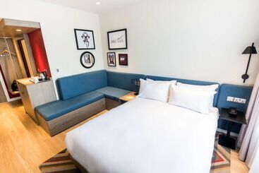 هتل Hampton By Hilton Blackpool