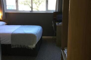 هتل Haymills Guesthouse