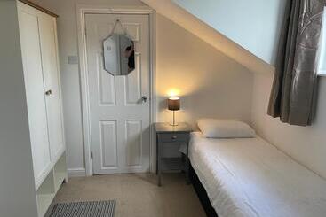 هتل Haymills Guesthouse