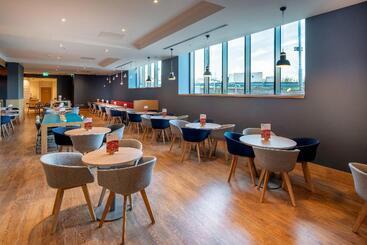 هتل Holiday Inn Express   London Heathrow T4, An Ihg
