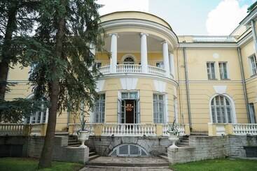 Отель Kochubey Centre