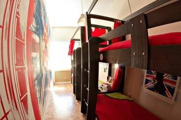 هتل Like Hostel