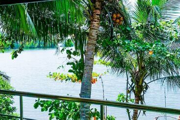 هتل Mahi Villa