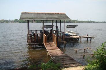 هتل Mahi Villa