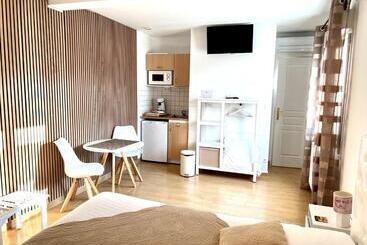هتل Manoir Du Parc