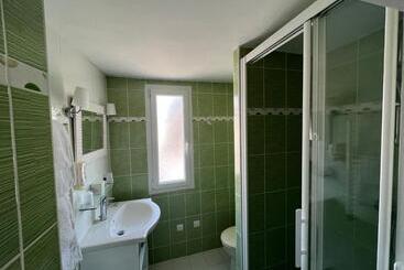 هتل Manoir Du Parc