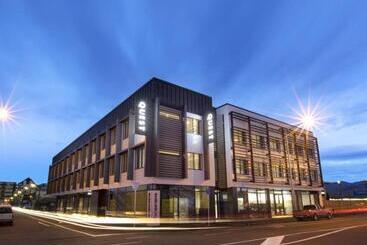 هتل Quest On Manchester Serviced Apartments