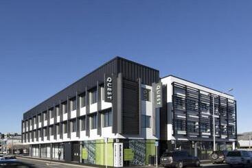 هتل Quest On Manchester Serviced Apartments